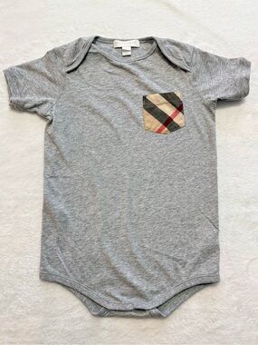 Burberry Children's Gray Onesie w/ Classic Burberry Check Pocket Size 3Y/98cm